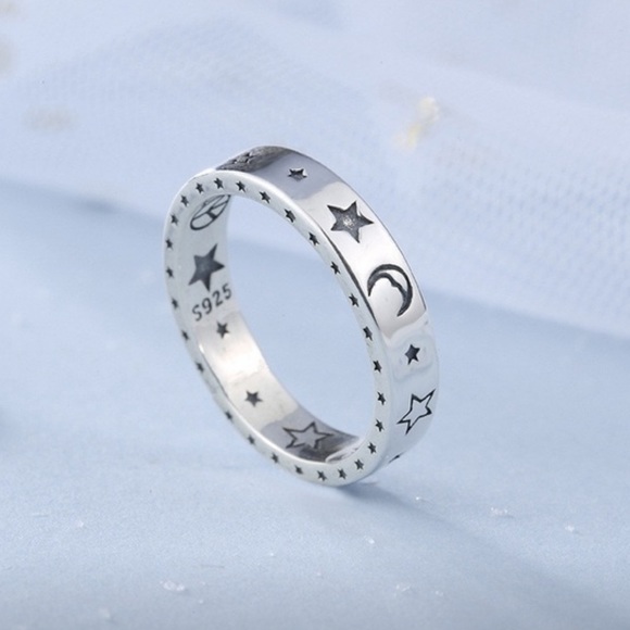 STERLING SILVER MOON & STAR ETCHED BAND Size 6 - Picture 3 of 4